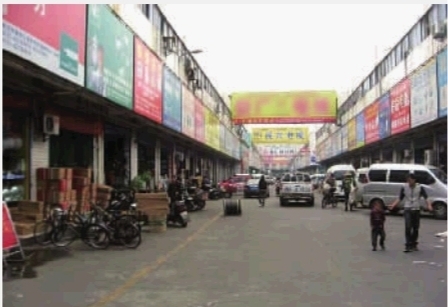大型卖场预热“双十一” 夹缝中的小门店如何做大生意