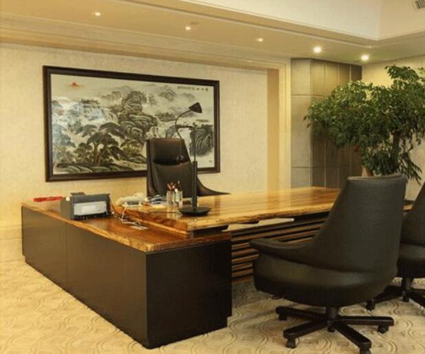 经理办公桌经理办公桌的常规尺寸经理办公桌的摆放风水