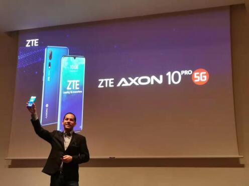 5月6日中兴通讯在福州发布了其首款5G旗舰手机天机Axon10Pro “全力冲刺”意图重返主流