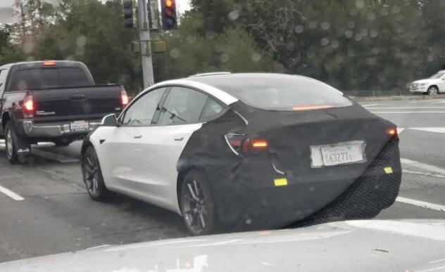  改款特斯拉 Model 3 加州路测谍照曝光